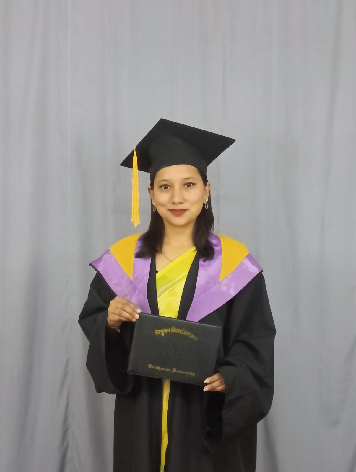 portfolio Nepal of Roshani Basnet highlighting teaching experience, accounting training, beautician skills, barista training, computer skills, and digital marketing.